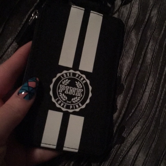 Authentic Pink keychain - Picture 2 of 3